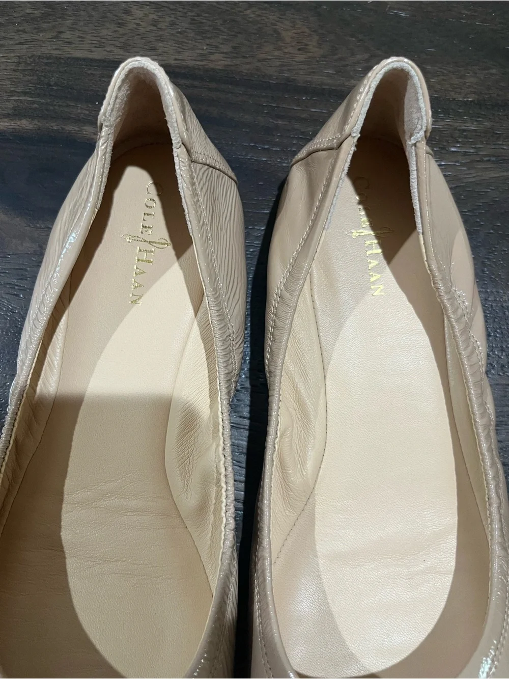 Cole Haan Beige Tan Cream Patent Leather Manhattan Ballet Flats 7B 7 B EUC